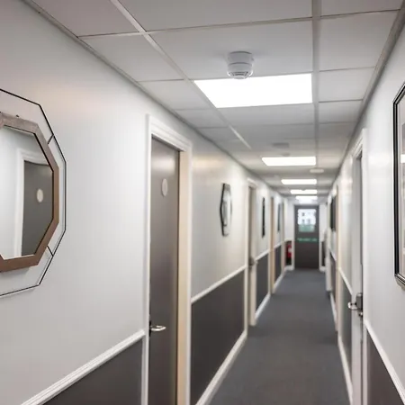 Hotel Stableside At Racecourse 3*