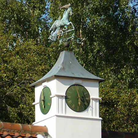 Hotel Stableside At Racecourse
