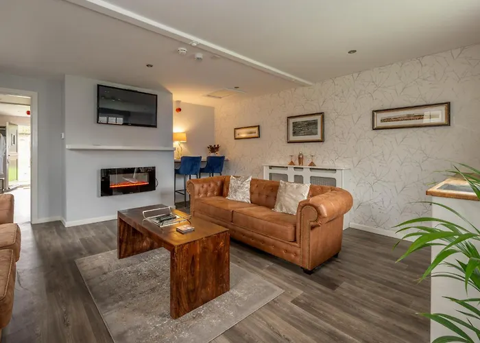 Stableside At Racecourse 3*